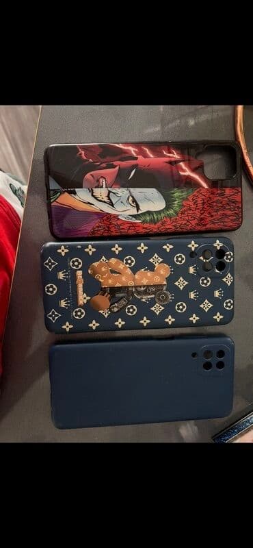 Smartfonlar üçün müxtəlif dizaynlı keyslər. Üç ədəd keys təklif