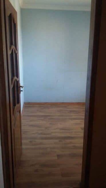 9 ci mikrorayon satilan evler: Bakı, 4 otaqlı, Köhnə tikili, 100 kv. m — 3