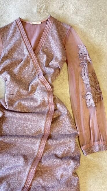 платья на прокат в баку: Təsvir: - Model: “wrap” effektli, V-yaxa, beldən oturan, ön hissəsi — 3