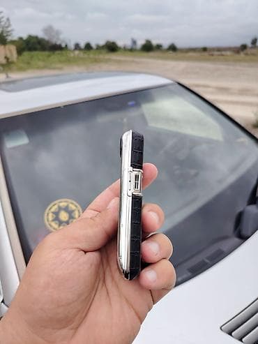 iphone 15 pro gold: Vertu Constellation, rəng - Gümüşü, Düyməli — 5