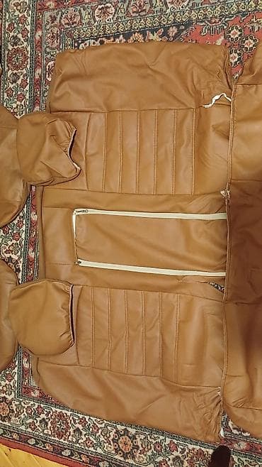 moon moped ehtiyat hisseleri: Şəkildə görsəndiyi kimi yaxşi vəziyyətdədir,arxa oturacaq üzlükdə bir — 5