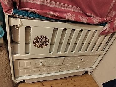 Oğlan və qız üçün, Dördbucaq, Beşik, Dəstsiz, Matras ilə, Yellənmə mexanizm ilə