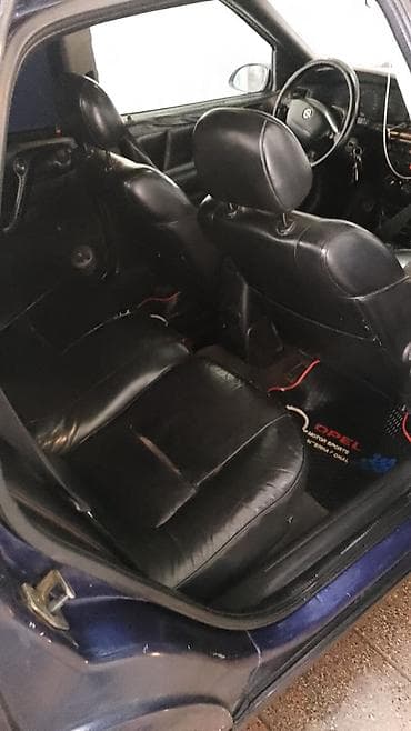 avtomobil tenti: Opel sedan salonu – dəri interyer və lyuk - Model: Opel (sedan kuzov; — 4