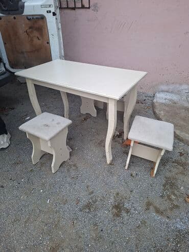 rengli lampalar: Əla vəziyyətdədi.1stol.4stul — 2