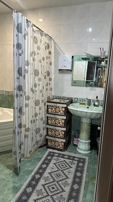 Mənzil alıram: Geniş və işıqlı mənzil interyeri - Klassik dizaynlı geniş zal — 10