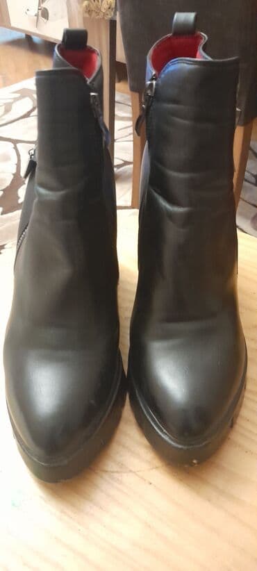 botlar: Ölçü: 40, rəng - Qara, İşlənmiş — 4