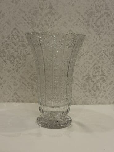 Hyundai: Bir vaza, Xrustal — 1