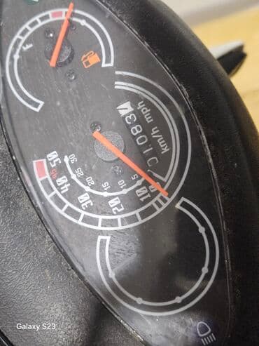 фольксваген пассат б5 1 8: XROAD XR skuter - Ağ-qara rəng sxemi, kompakt və şəhər içi hərəkət — 5