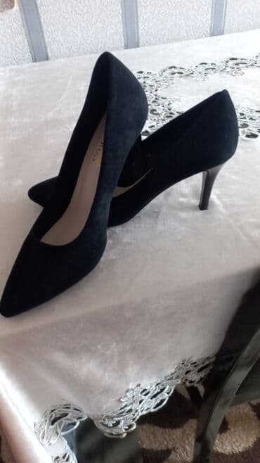 школьные туфли: Туфли, Размер: 39, цвет - Черный, Б/у — 1