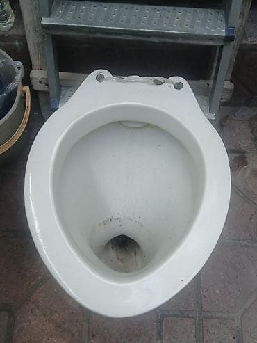 Döşəməyə quraşdırılan tikinti ucun keramika unitaz qabı satilir