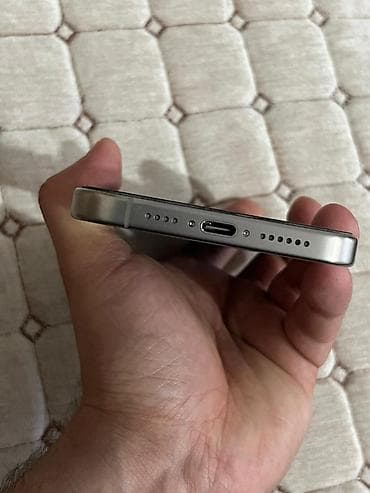 15 pro max titanium: IPhone 15 Pro Max, 256 GB, Natural Titanium, Simsiz şarj — 6
