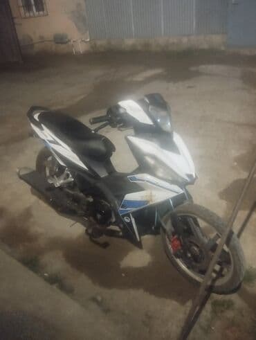 disklər r14: Sport üslublu moped/skuter - Kuzov: ağ-qara rəngli, aerodinamik sport — 2