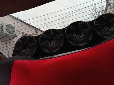 07 avtomobil: Renault Megane I sedan - Korpus: qızılı rəng, 4 qapı, aerodinamik — 5