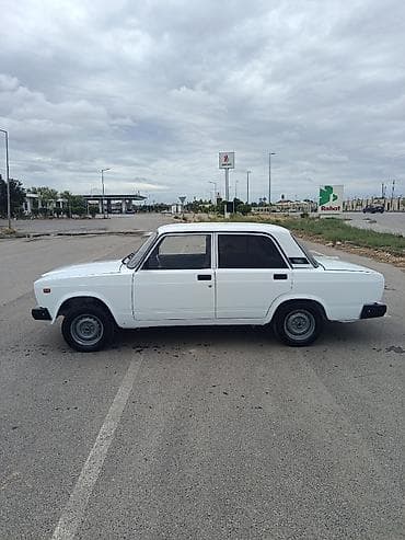 Nəqliyyat: VAZ (LADA) 2107: 1.6 l | 2009 il 44460 km Sedan — 8