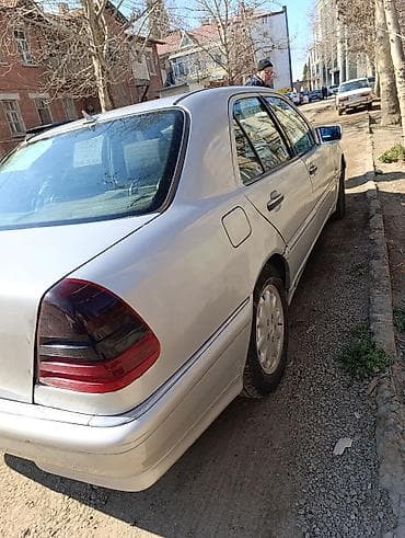 sam disk: Mercedes-Benz C-Class: 2.2 l | 1997 il Sedan — 3