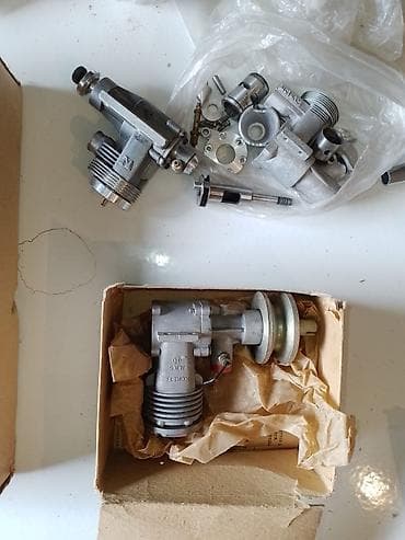 220 mator: Modelçilər üçün içdənyanma mühərrikləri və ehtiyat hissələri toplusu — 1