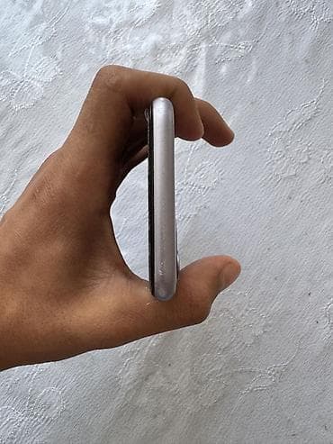 ipon xs: IPhone 11, Face ID — 3