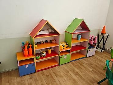 Uşaq bağçası və ya oyun otağı üçün rəngarəng mebel dəsti. Əla