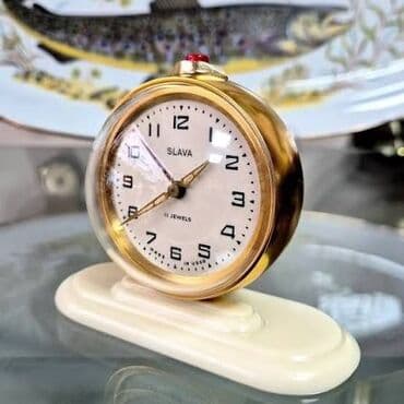 зеркало со столиком: Настольные часы, Механические, С секундной стрелкой — 1