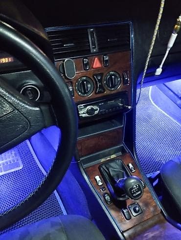 maşın opel: Mercedes-Benz C240 sedan - Kuzov: W202 sedan, qara rəng - Mühərrik — 7