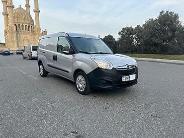 ford transit 5 1: Opel Combo: 1.3 l | 2015 il 176000 km Van body type — 5