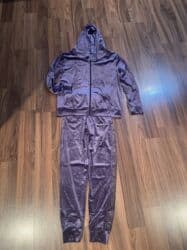 Vilur dest Cox gozel benovseyi rengde vilur desti. Jaket zamoklu lalafo.az -da Vilur dest Cox gozel benovseyi rengde vilur desti. Jaket zamoklu