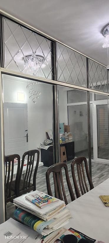 Sürgülü güzgülü dolab sistemi - Ölçü və quruluş: Tavanadək uzanan