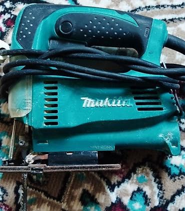 Makita 4327 elektrik dekupajı (ləpədöyən mişar) - Güc: 450 W -