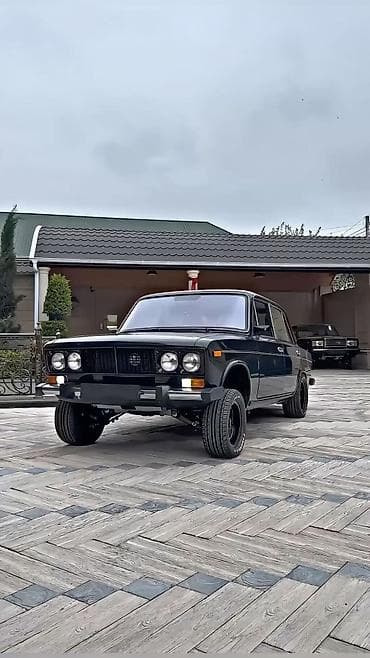 teker 18 type 0: Təcili satılır Model: Klassik sedan (VAZ/Lada üslubunda), qara rəng — 1