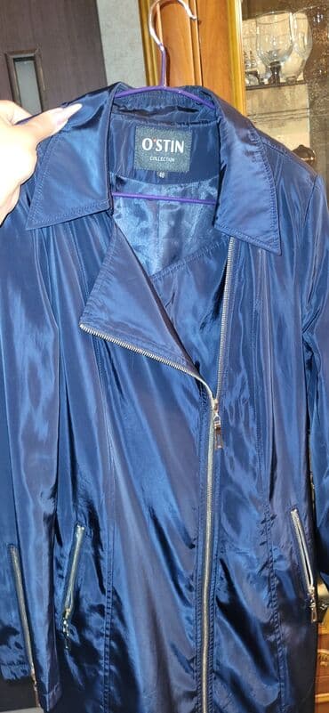 kişilər üçün plaş materialından idman kostyumları: Plaş üst geyim. Tezedir. 120manata Türkiyeden alınıb. Deqiq almaq — 3