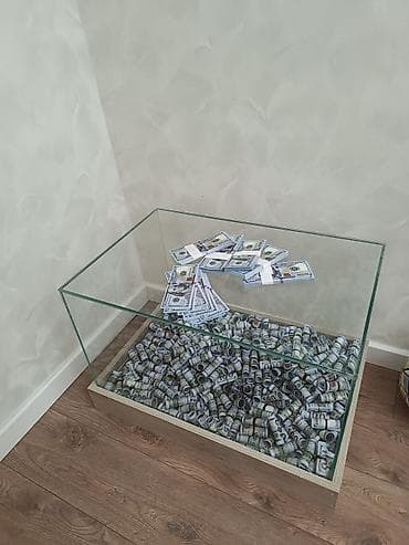 vitrin mağaza: Şüşə vitrin/masası – dekorativ “pul rulonları” ilə - Material: qalın — 2