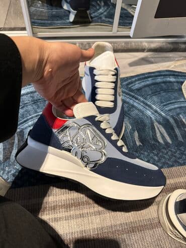 adidas qaçış üçün qadın krossovkaları: Ölçü: 37, Yeni — 3