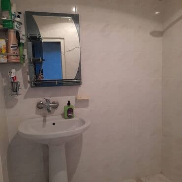 sibrizdə evlərin qiyməti: Bakı, 4 otaqlı, Köhnə tikili, m. Xalqlar Dostluğu, 105 kv. m — 11