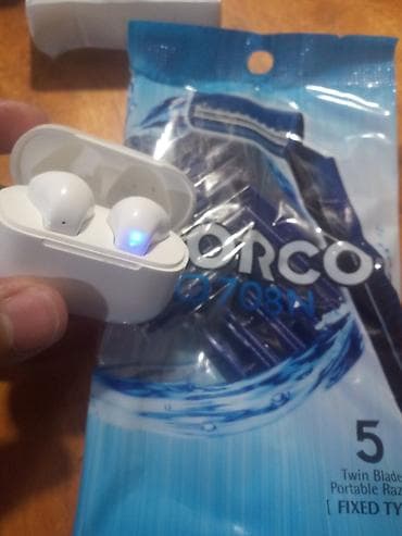 sony wf 1000xm3: Tam simsiz qulaqlıq dəsti - Rənglər: ağ və qara - Kompakt şarj qabı — 1