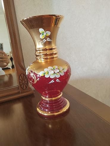 Vazalar: Bir vaza, Bogem şüşəsi — 1