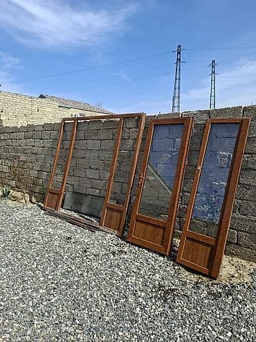 Şüşəli qapı dəsti - Material: taxta rəngli PVC/profil karkas, geniş