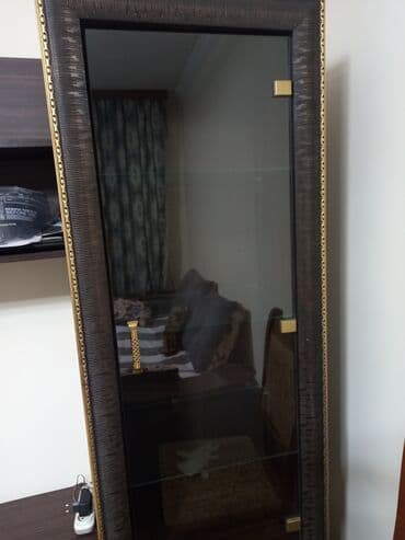 şuşə stol: İşlənmiş, Düz TV altlığı, Polkalı, Şüşəli, Belarusiya — 3