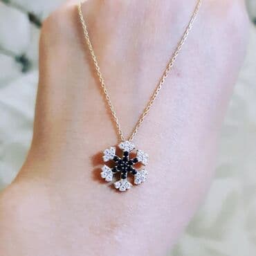 tək qaş: Boyunbağı, Sarı qızıl, 585 Əyar, 248 g — 1