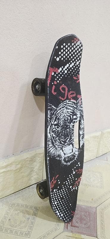 skateboard satisi: Skateboard (qrafik “Tiger” dizaynlı) - Gövdə: Qara rəngli lövhə — 2