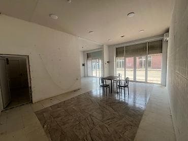 Kommersiya daşınmaz əmlakının satışı: Bu, müxtəlif biznes ehtiyacları üçün uyğun olan boş ticarət sahəsidir — 4