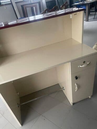 qara sabun qiymeti: Moyka – 200 AZN Qırmızı salon kresloları – hər biri 350 AZN (2 ədəd) — 6