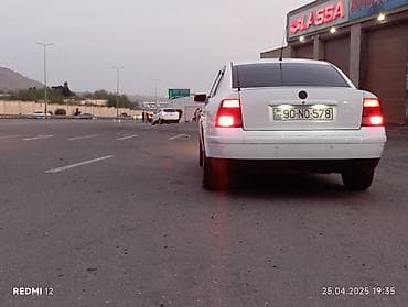 wolsvaqen passat: Volkswagen Passat: 1.8 l | 1999 il Sedan — 4