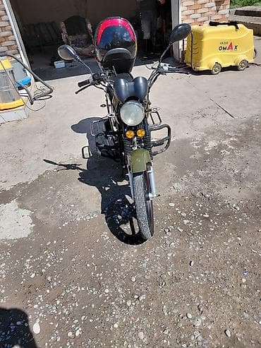 Klassik üslubda şəhər və qısa məsafələr üçün yararlı motosiklet