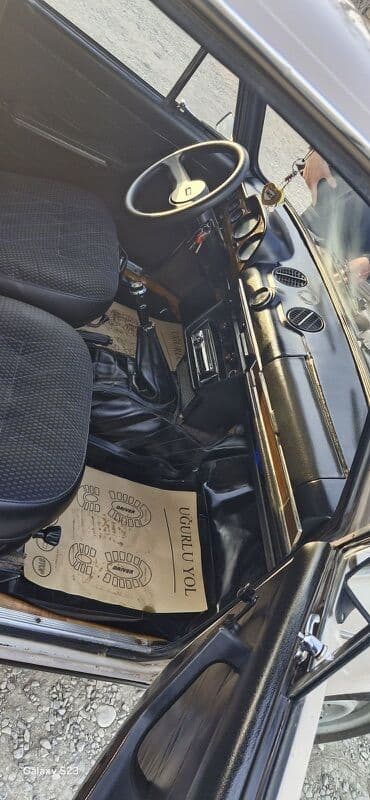 вазы из богемского стекла: VAZ (LADA) 2106: 1.5 l | 1989 il 42600 km Sedan — 4