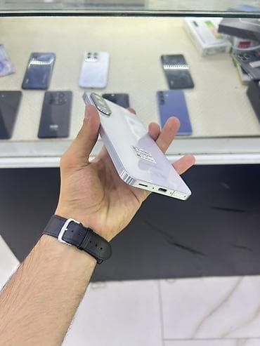 iphone dubay varianti: Samsung Galaxy A56 5G, 256 GB, rəng - Ağ, Zəmanət, Qırıq, Sensor — 2