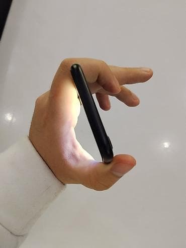 iphone azn: IPhone SE 2020, 128 GB, Qara, Barmaq izi — 9