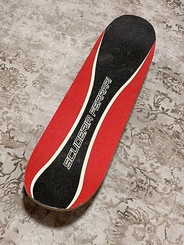 Skateboard – Scuderia Ferrari dizaynlı (MESUCA) - Rəng: qırmızı/qara — 2
