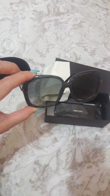 optik nisangah satilir: Tom Ford eynek — 2