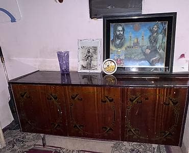şifoner: Klassik taxta bufet-dolab - Material: ağac, parlaq laklı səth - Rəng — 1