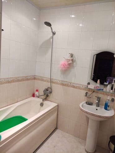 çiçək qəsəbəsi: Sabunçu rayonu,Bakıxanov qəsəbəsi,Bakıxanov ticarət mərkəzinin yanı.11 — 6